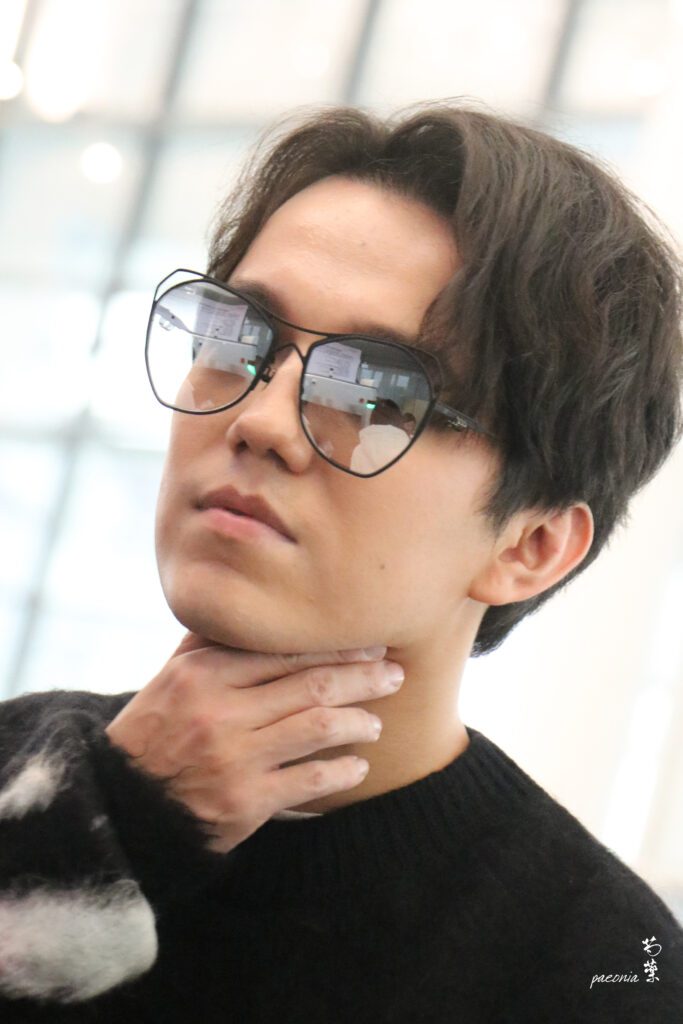 2020_10_Jan_Dimash_Ningbo airport farewell_ Simona
